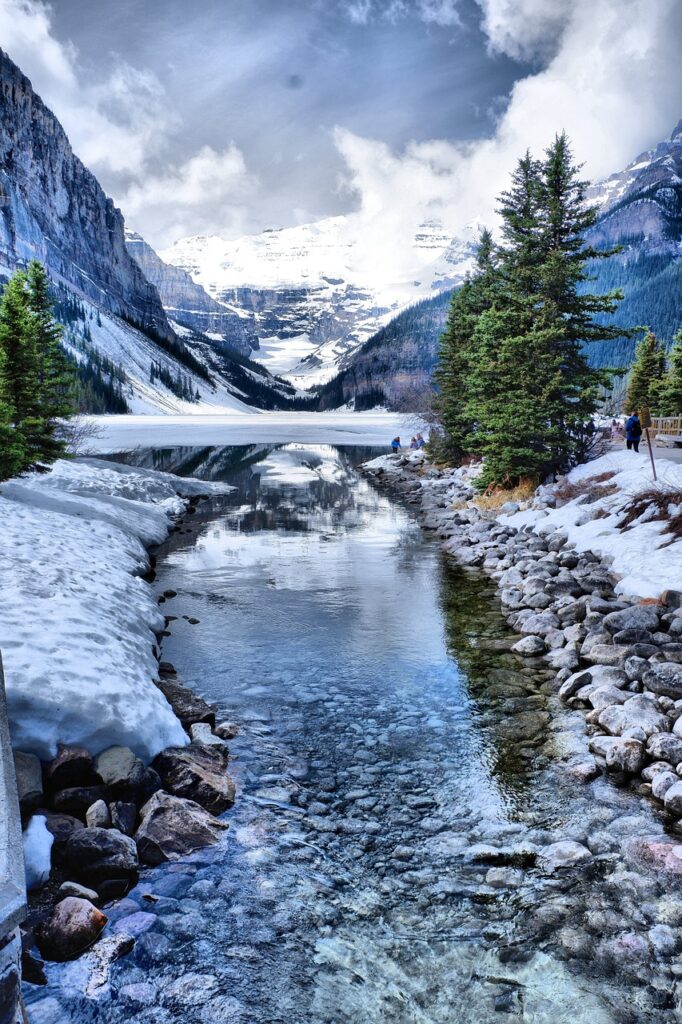 lake louise, ice, winter-5114815.jpg